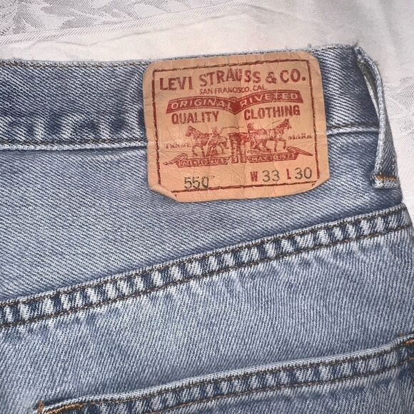 Vintage Levi’s 550 Men’s Relaxed Tapered Jeans 32x28 (Tag 33x30) Blue Stonewash - Picture 10 of 11